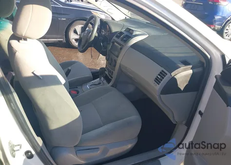 2013 Toyota Corolla Le z USA, uszkodzony, nr VIN 2T1BU4EE9DC980641